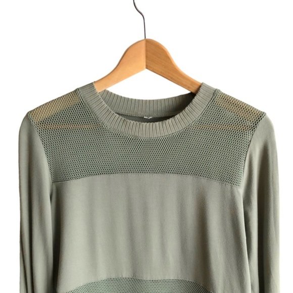Alo Yoga Plank Long Sleeve Tee Medium Green Net Blocked - Picture 3 of 8